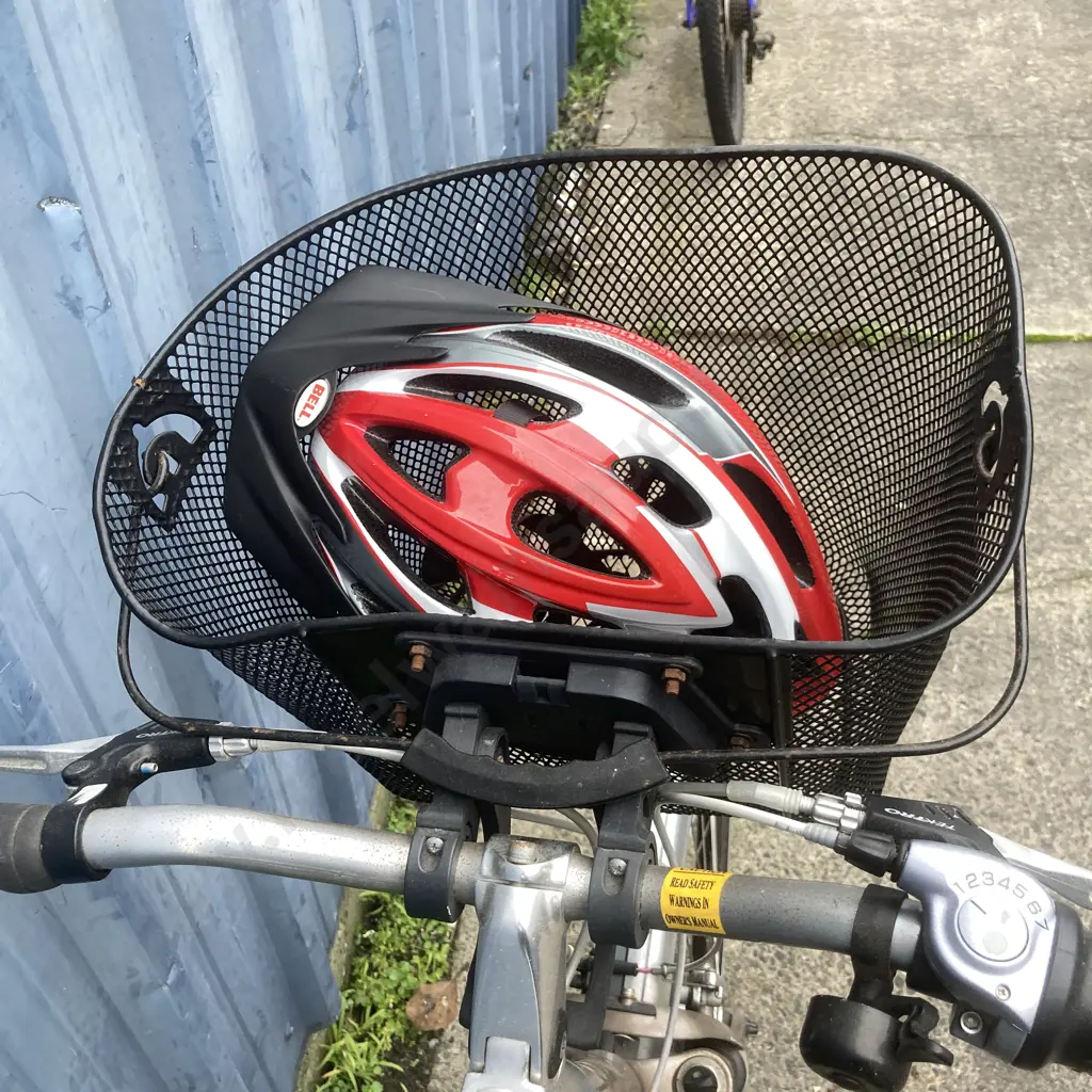 Ladies Giant Cypress City Bike With Basket & A Bell 54-61cm Helmet Image 1++