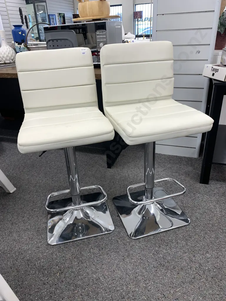 Pair of Cream Leather Effect Barstools, Chrome Pedestal Gaslift With a Square Base (As Found) Image 1++