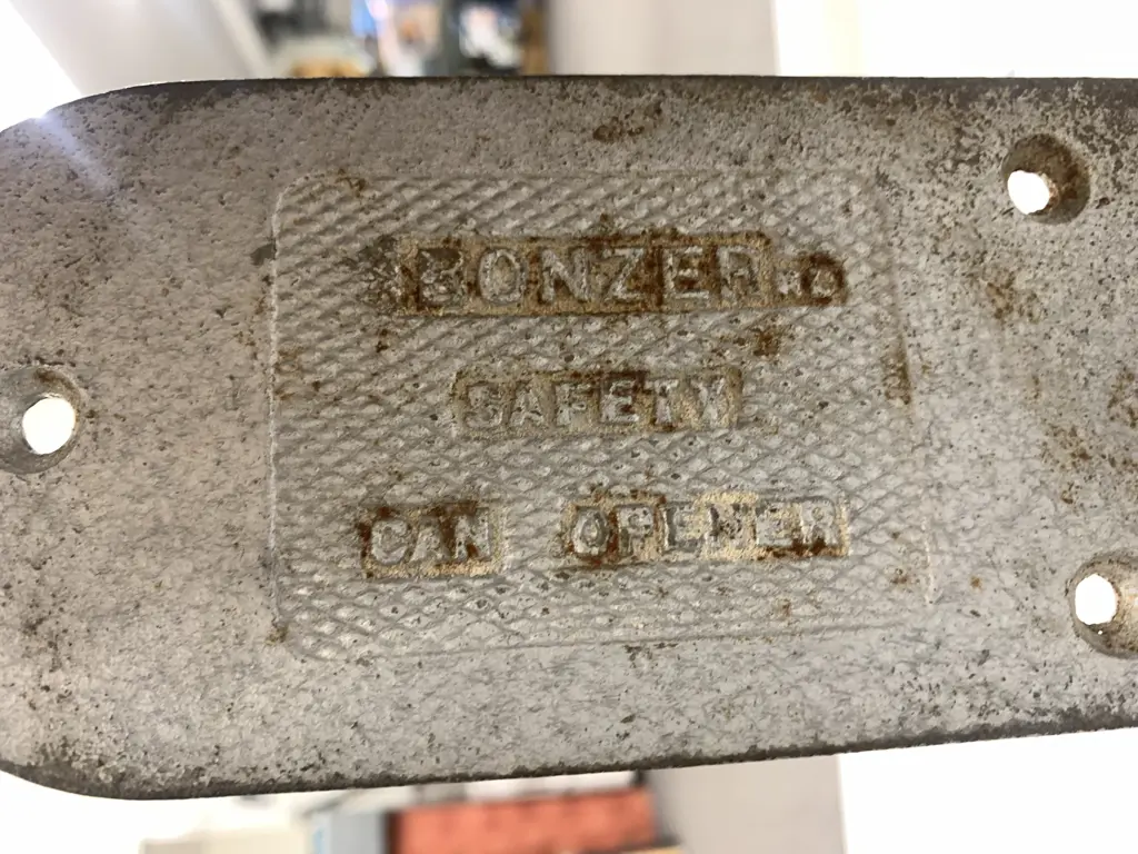 Bonzer (England) Commercial Can Opener Image 1++