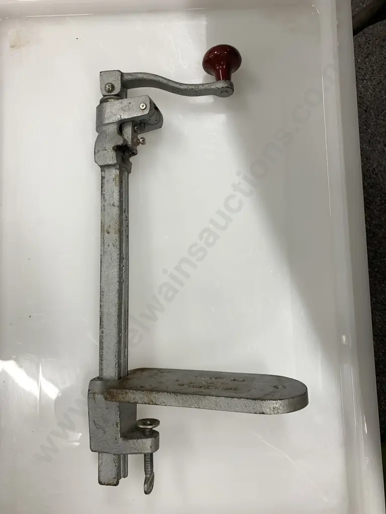 Bonzer (England) Commercial Can Opener Image 1++