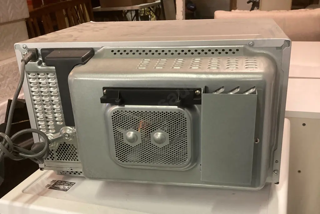 Panasonic 27L 3-In-1 Flatbed Convection Microwave Oven, Model NN-CF770M (Missing Feet) Image 1++