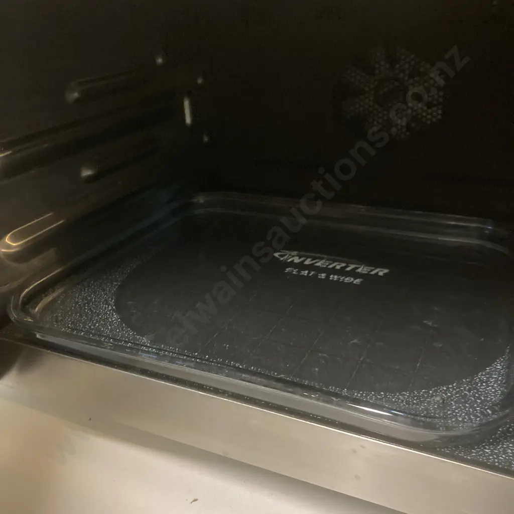 Panasonic 27L 3-In-1 Flatbed Convection Microwave Oven, Model NN-CF770M (Missing Feet) Image 1++