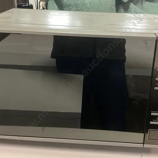 Panasonic 27L 3-In-1 Flatbed Convection Microwave Oven, Model NN-CF770M (Missing Feet)