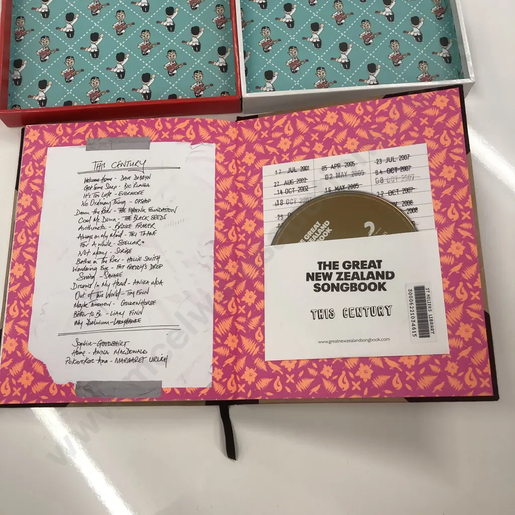 Rare 'The Great New Zealand Songbook' Hardcover With 2 CDs, 100 Pages, Published 2009 Image 1++