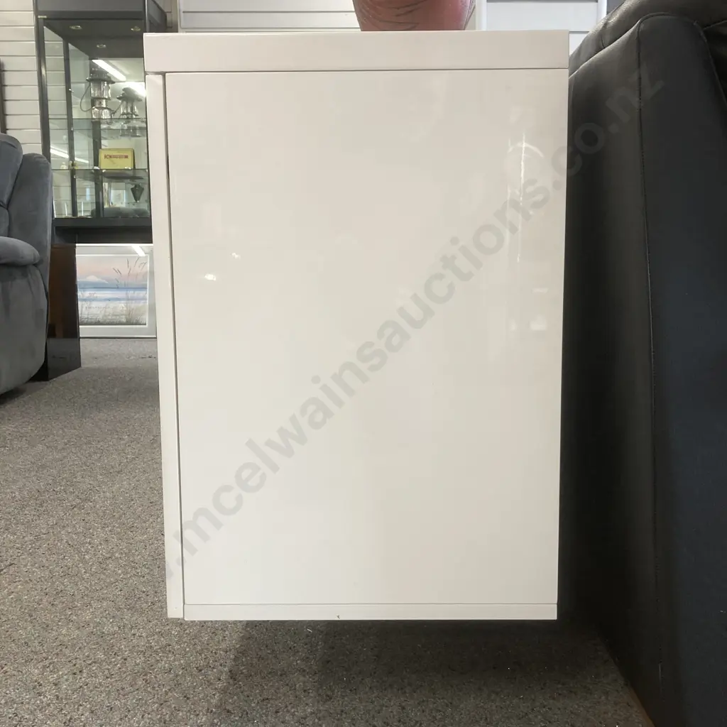 White Lacquered Buffet With Polished Steel Vertical Band Legs, 4 Door, 1 Drawer, H80 W160 D45cm Image 1++