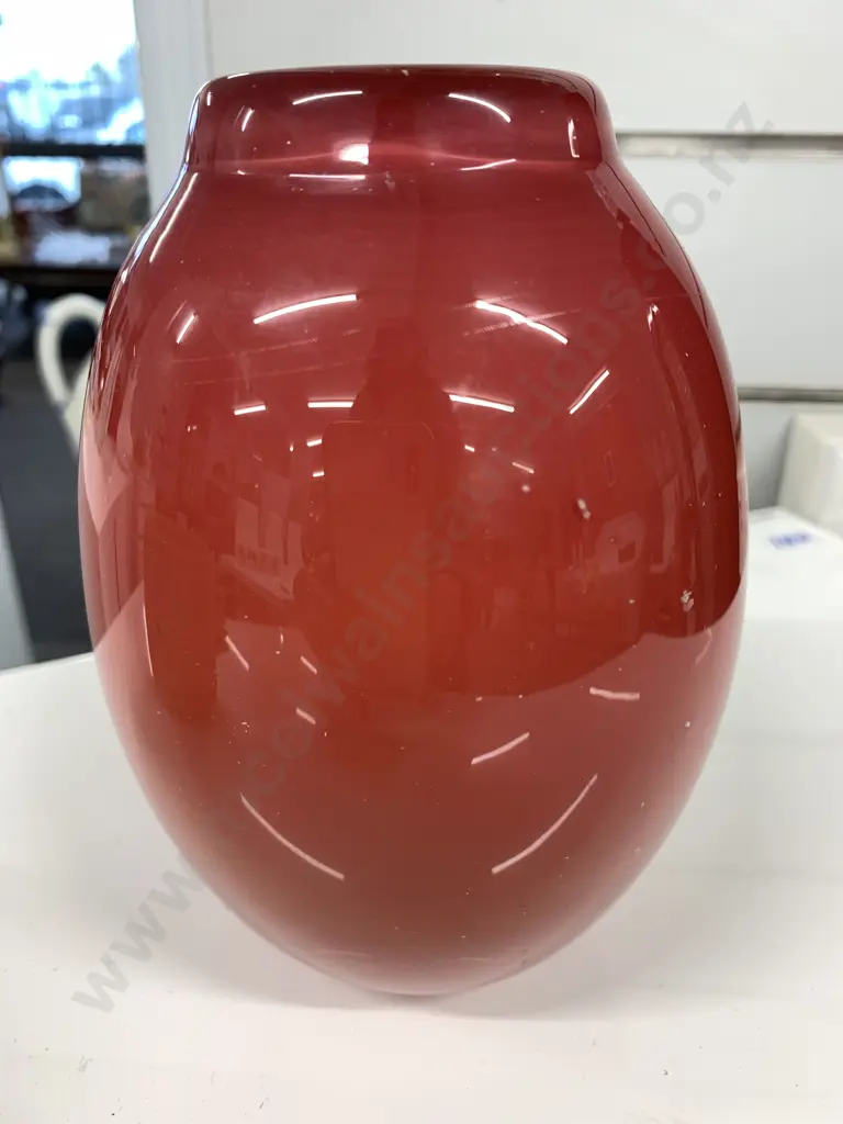 Beautiful Opaque Red Hand Blown Glass Vase, H16cm Image 1++
