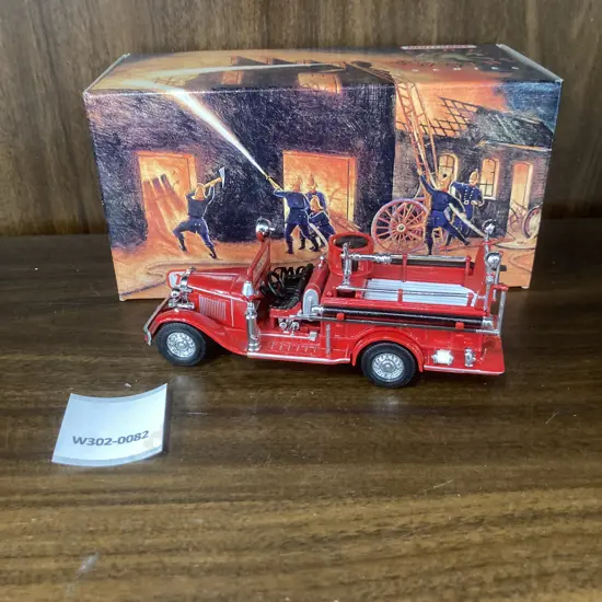 Matchbox YFE09 1932 Ford AA Open Cab Fire Engine