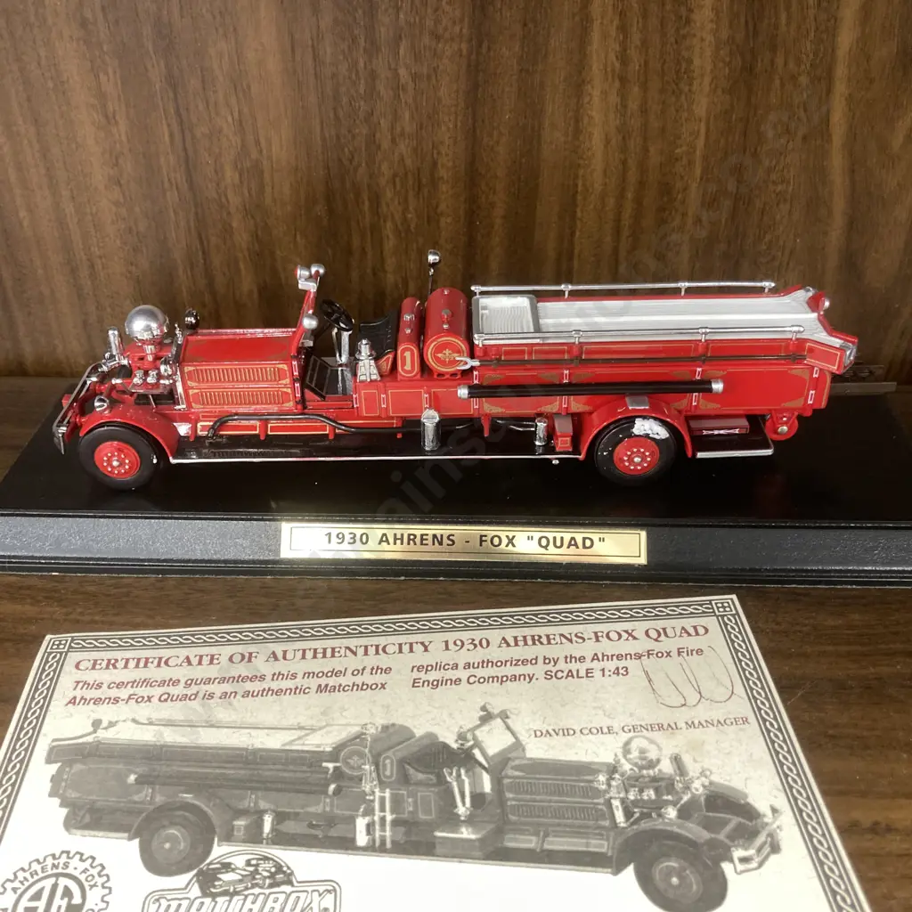 Matchbox Models of Yesteryear 1930 Ahrens-fox Fire Engine YSFE01 With Display Base Image 1++