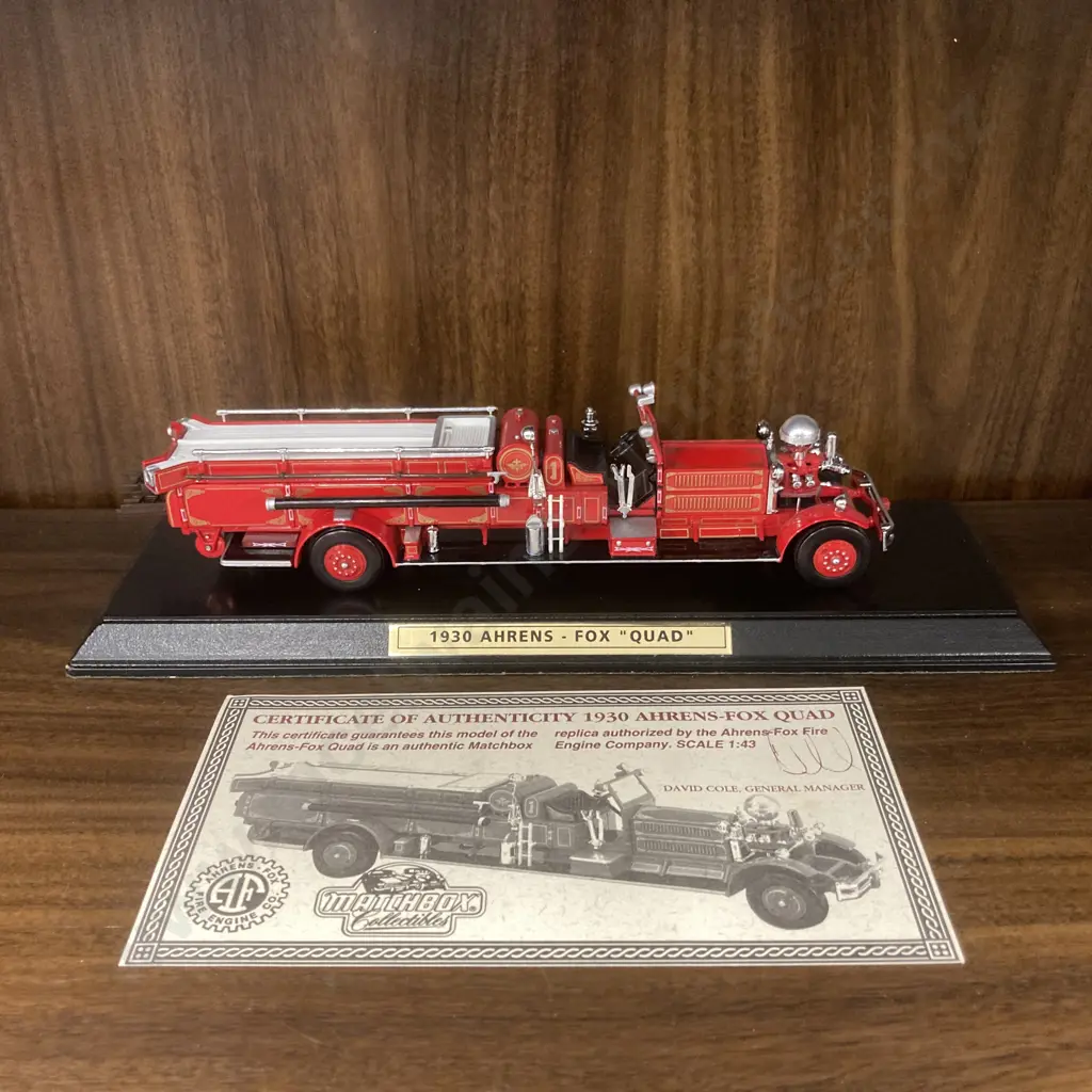 Matchbox Models of Yesteryear 1930 Ahrens-fox Fire Engine YSFE01 With Display Base Image 1++