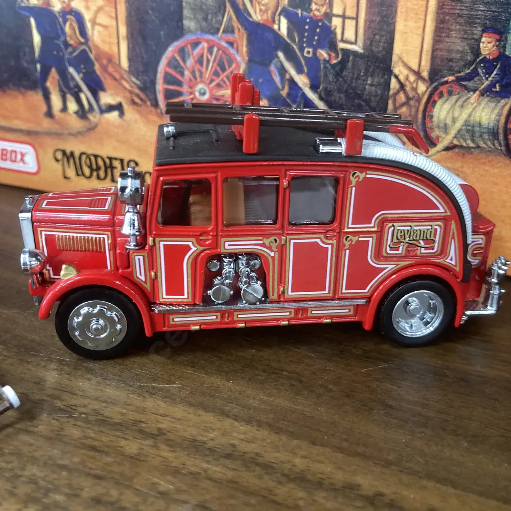 Matchbox YFE08 1936 Leyland Cub FK-7 Fire Engine Image 1++