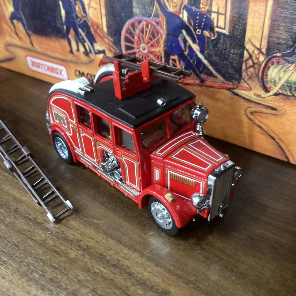 Matchbox YFE08 1936 Leyland Cub FK-7 Fire Engine Image 1++