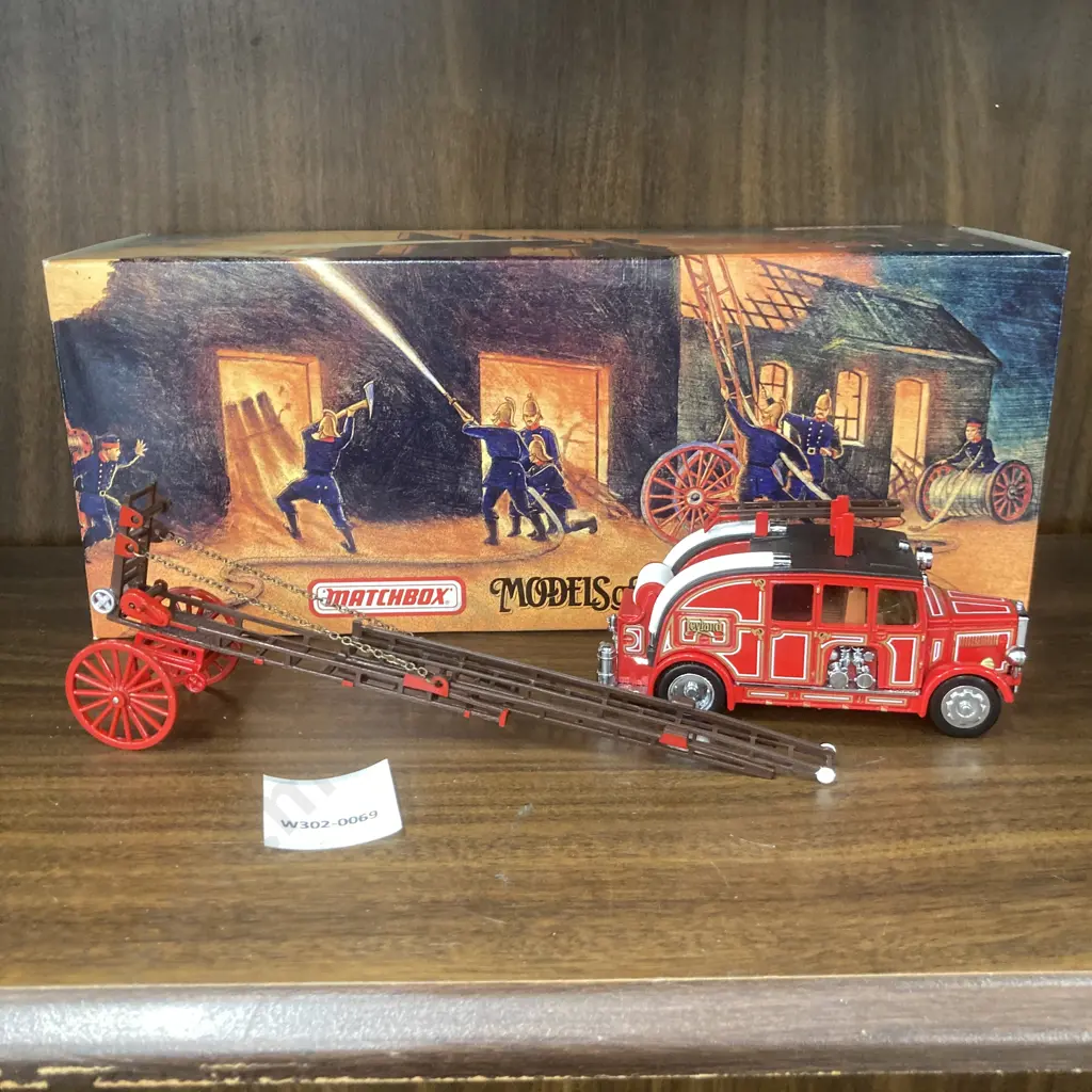 Matchbox YFE08 1936 Leyland Cub FK-7 Fire Engine Image 1++