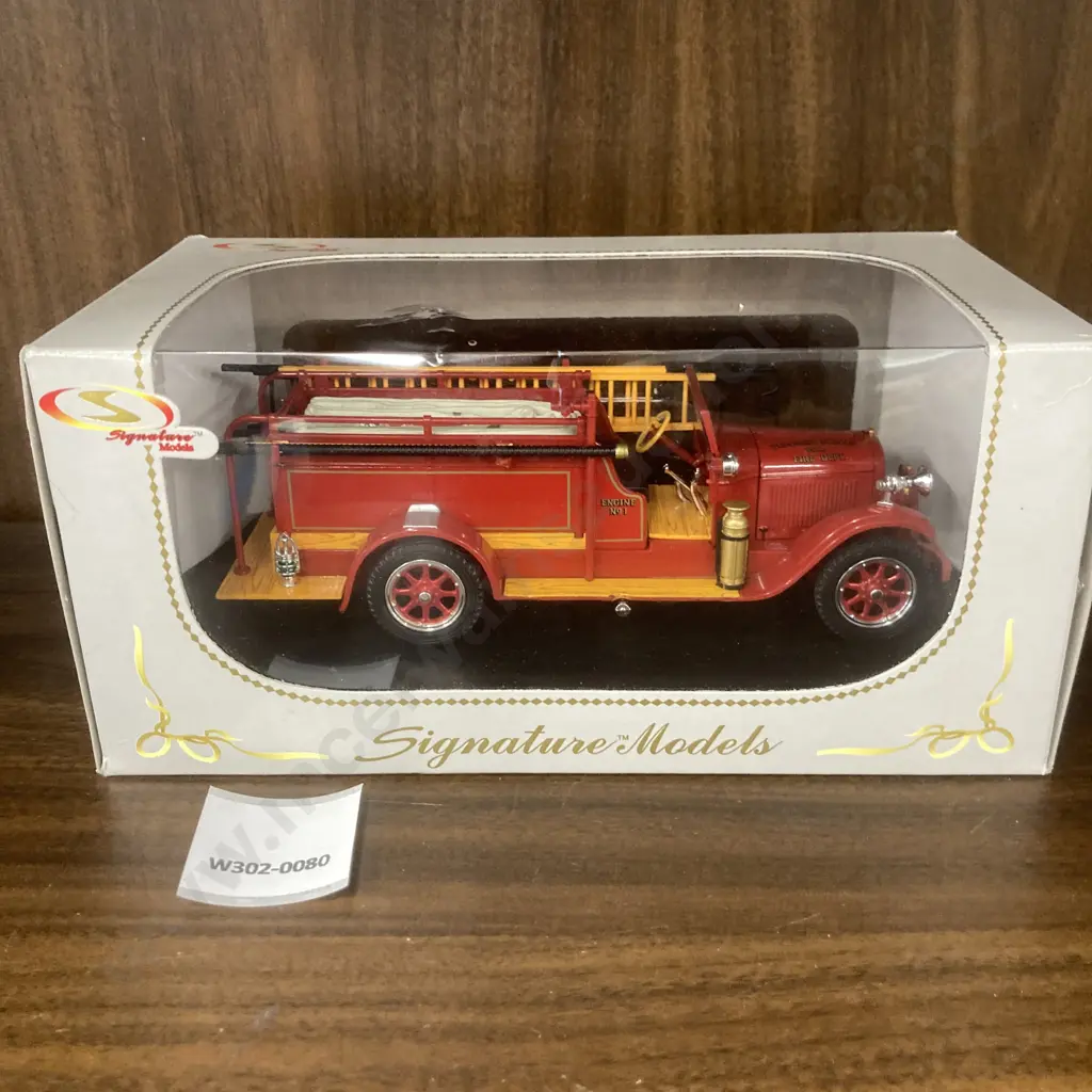 Signature Model 1928 REO Fire Truck 32308 1/32 Scale Diecast Image 1++