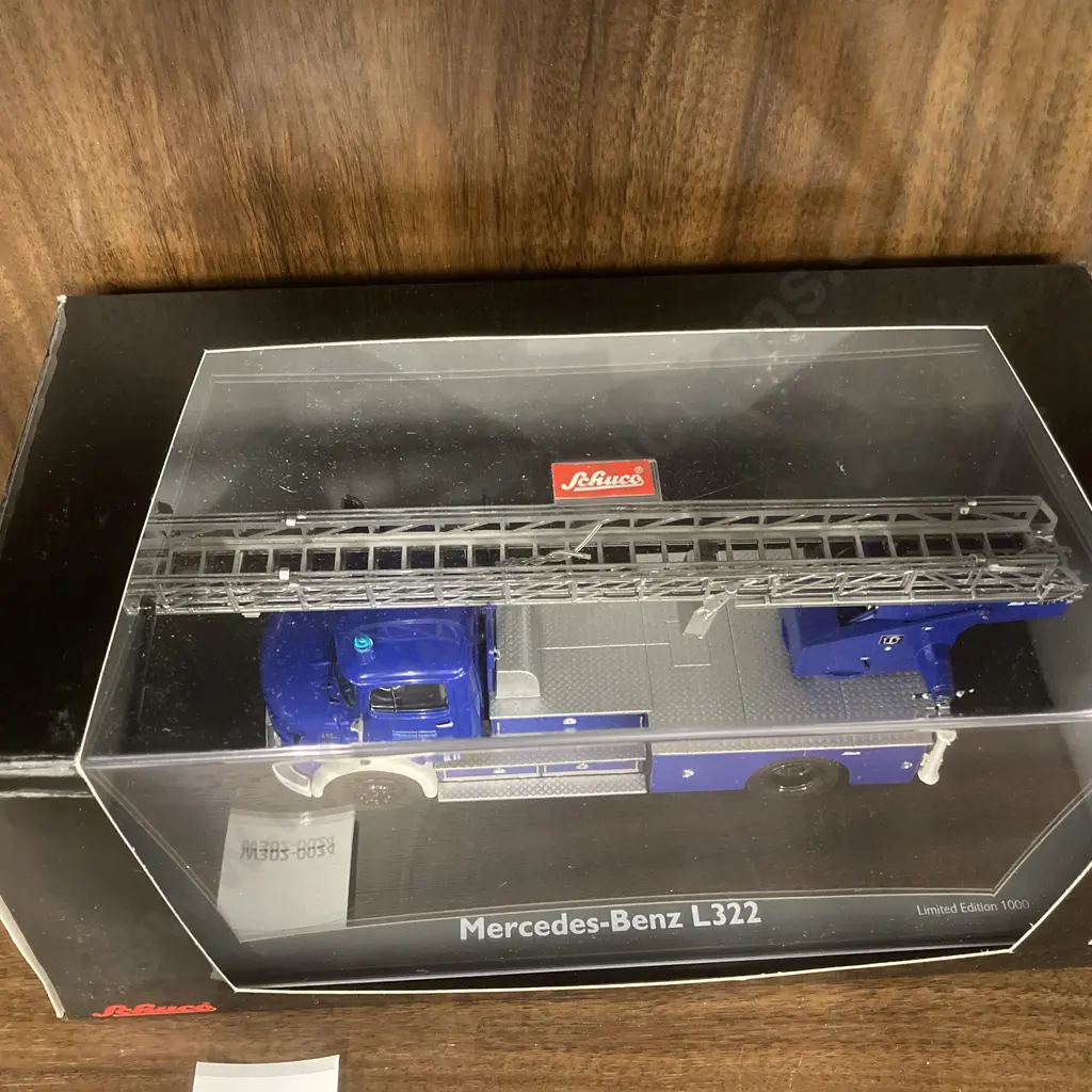Schuco Mercedes-Benz L322 Limited Edition of 1000 1:43, Blue Image 1++