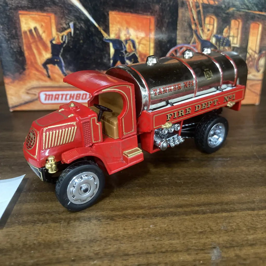 Matchbox YFE11 1923 Mack AC Water Tanker Image 1++