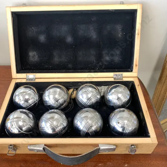 Set Of 8 Ball Boule / Petanque Set With Deluxe Case