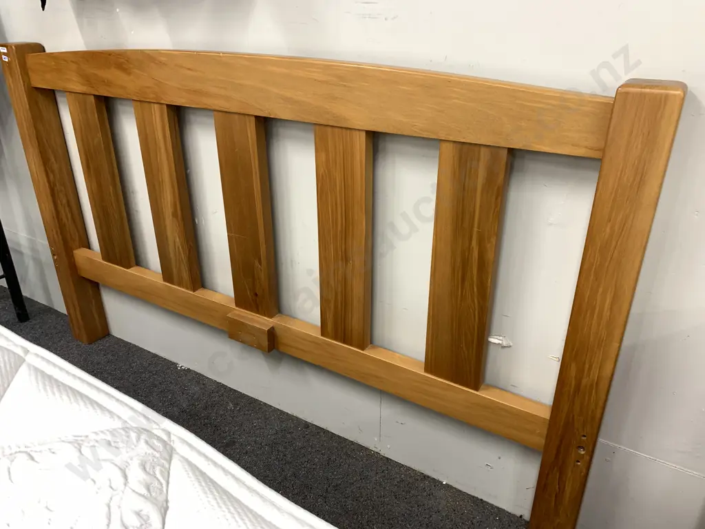Solid Rimu Kingsize Slat Bed Head Only, 100 x 173cm Image 1++