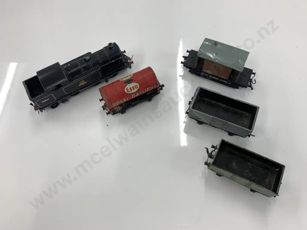 Vintage Hornby 69567 Train Engine (Electric) & 4 Rolling Stock Image 1++