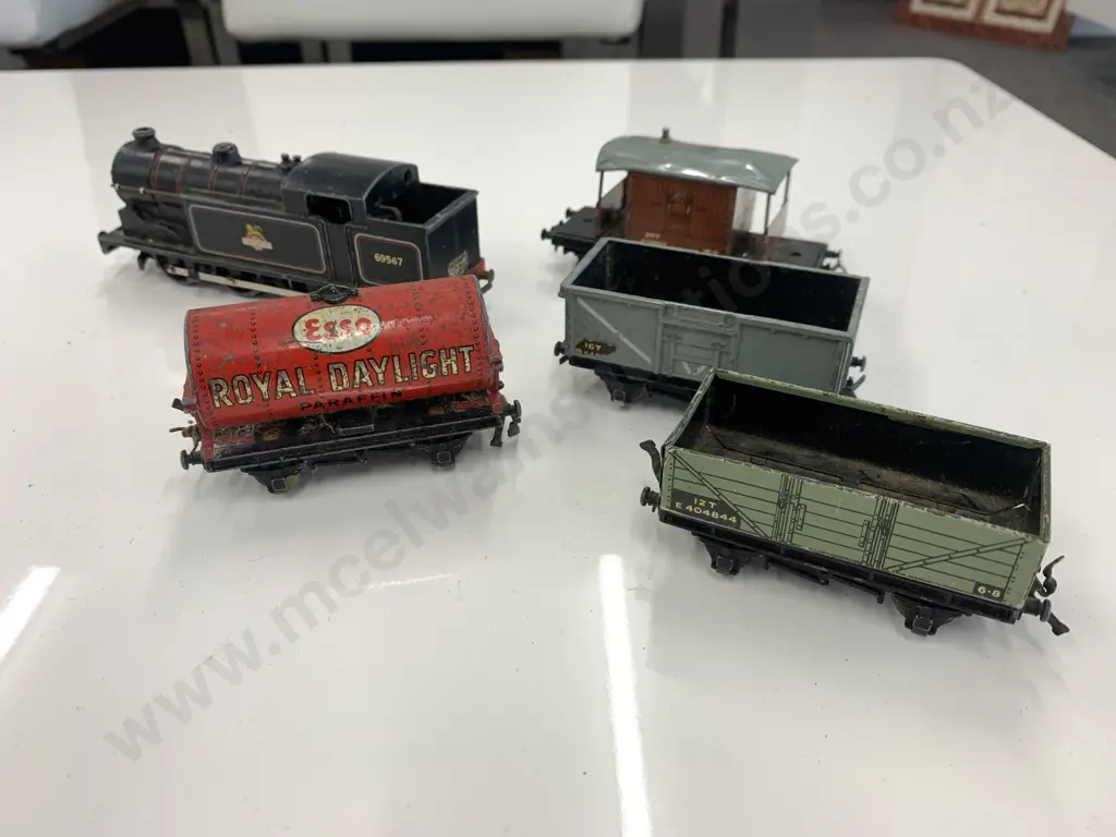 Vintage Hornby 69567 Train Engine (Electric) & 4 Rolling Stock Image 1++