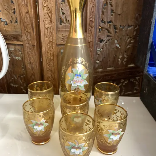 Elegant Venetian Gold coloured Vintage Decanter & Sherry Glasses