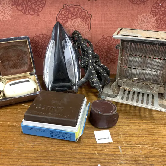 Vintage Items, Canon Auto-Up V, Cenei Quiver Lens Hood, Thermax Toaster, Remington 60 Razor, Morphy Richards GW1 Iron