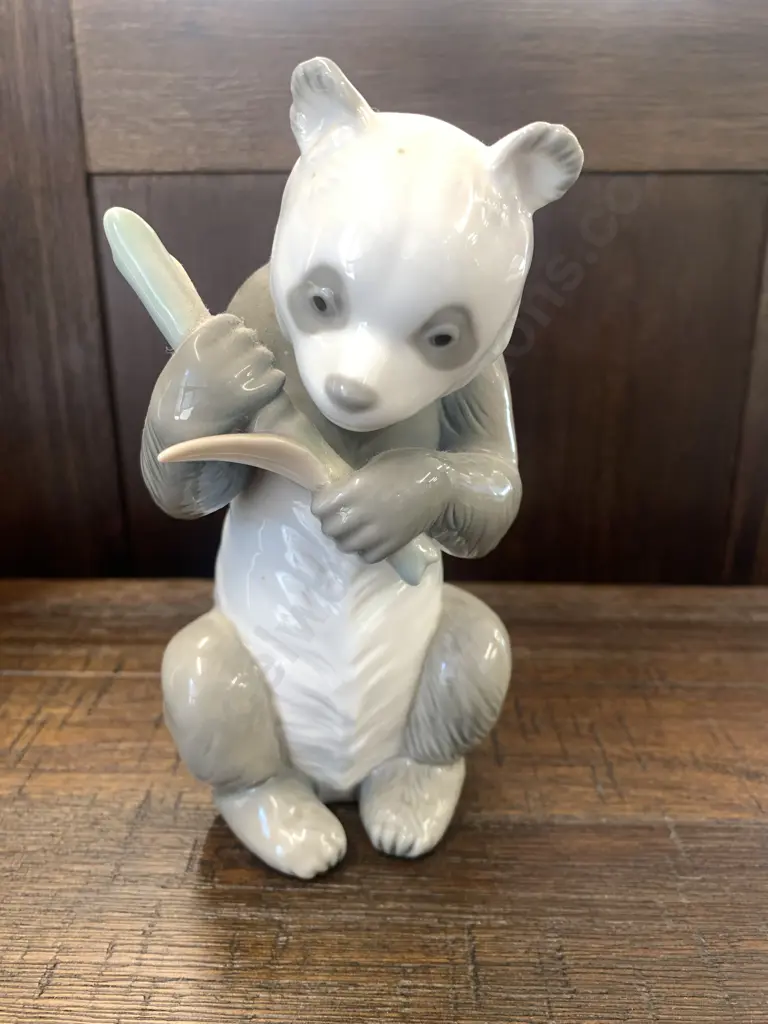 Nao Panda Bear Figurine Eating Bamboo, H17cm Image 1++