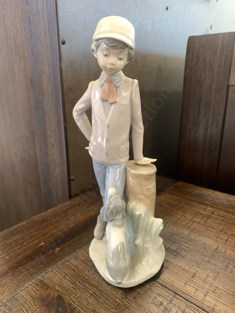 Nao 'Affectionate Pup' Figurine Image 1++