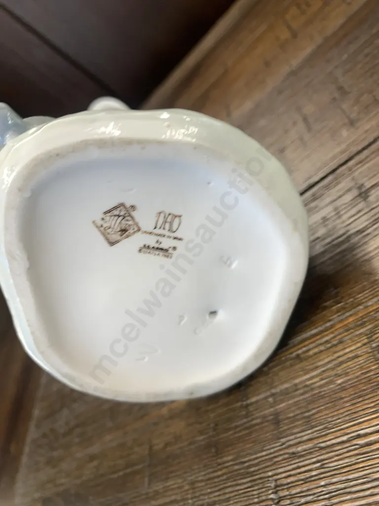 Nao 'Affectionate Pup' Figurine Image 1++