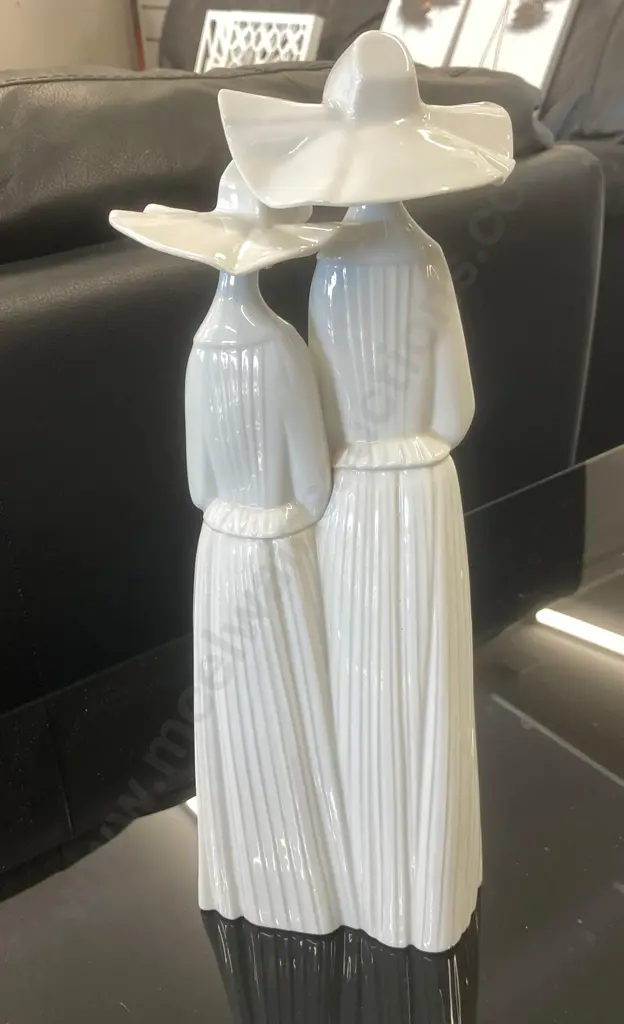 Vintage Lladro "Two Nuns" Figurine, Stamped 4611, H33cm, Retired Image 1++