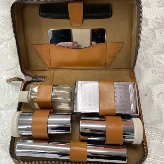 Vintage Mens Travel Pack In Leather Case