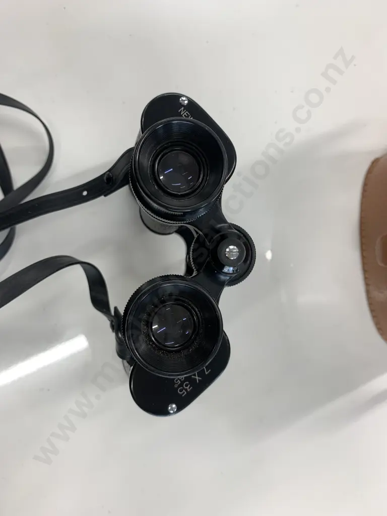 New Universe Binoculars 7x35, Field 65 Degree No96588 In Case Image 1++
