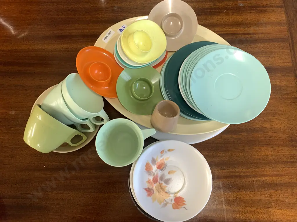 Selection of Dura Ware, Falcon, Gaylife Etc Image 1++