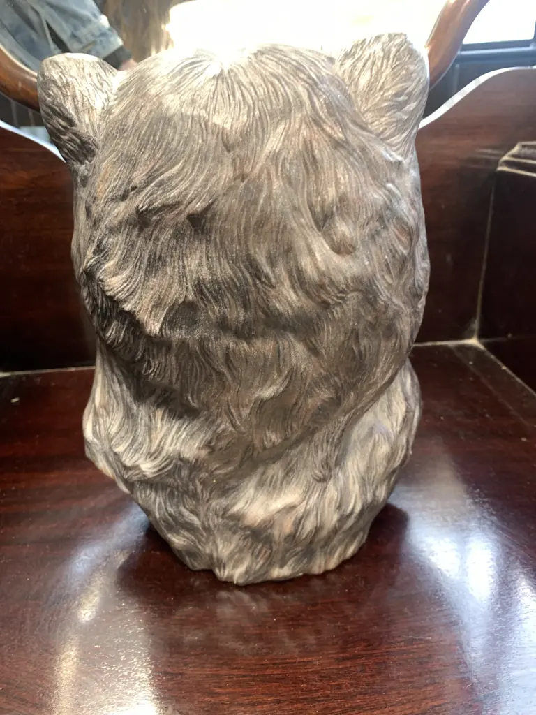 Retro Terracotta Indian Bust With Coyote Image 1++