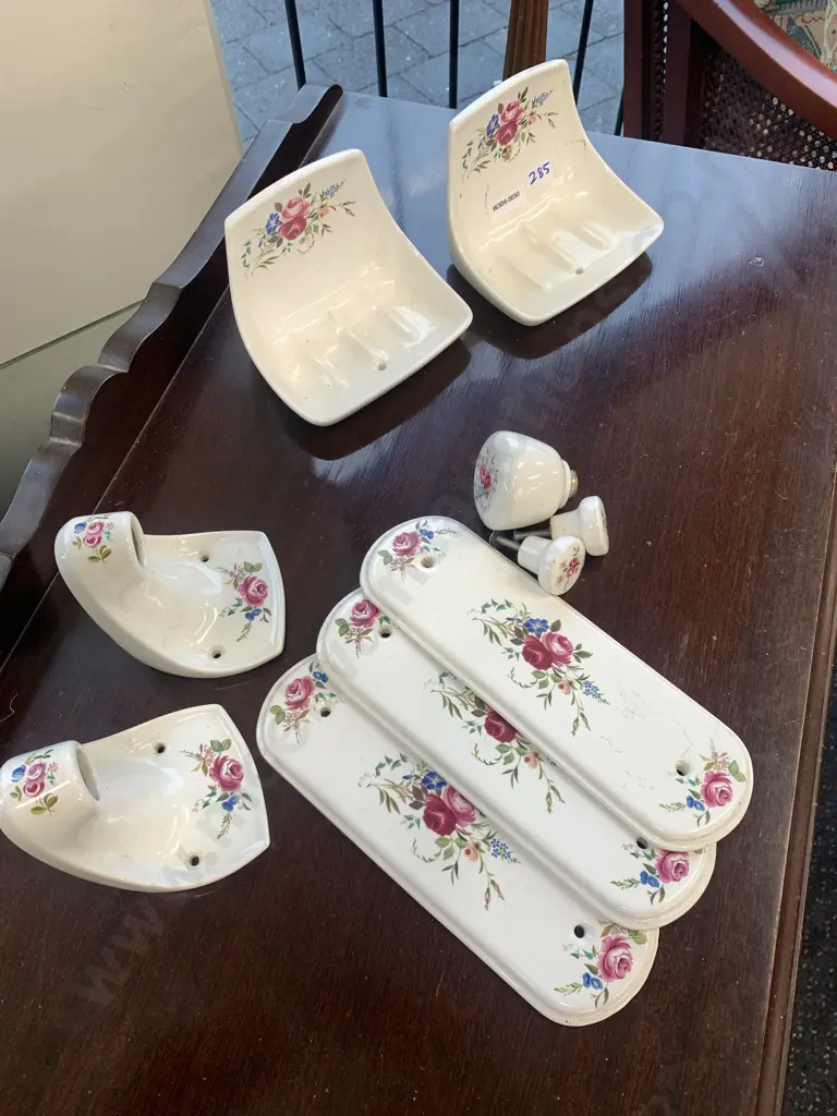 Crown Lynn Retro Bathroom Items, Towel Rail Holders, Knobs, Millefleur Door Plates, Soap Dishes Etc Image 1++