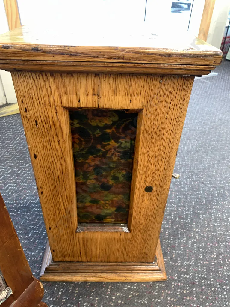 Vintage Oak Storage Cabinet, H55 W29 D32cm Image 1++