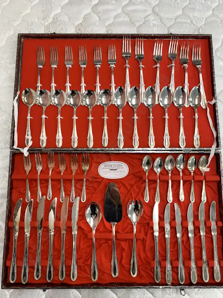 Boxed Nostalgia Cutlery Set, Silver Plated Image 1++