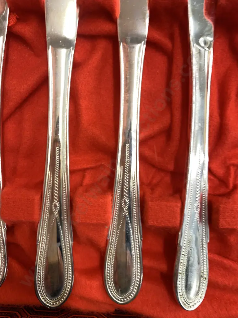 Boxed Nostalgia Cutlery Set, Silver Plated Image 1++