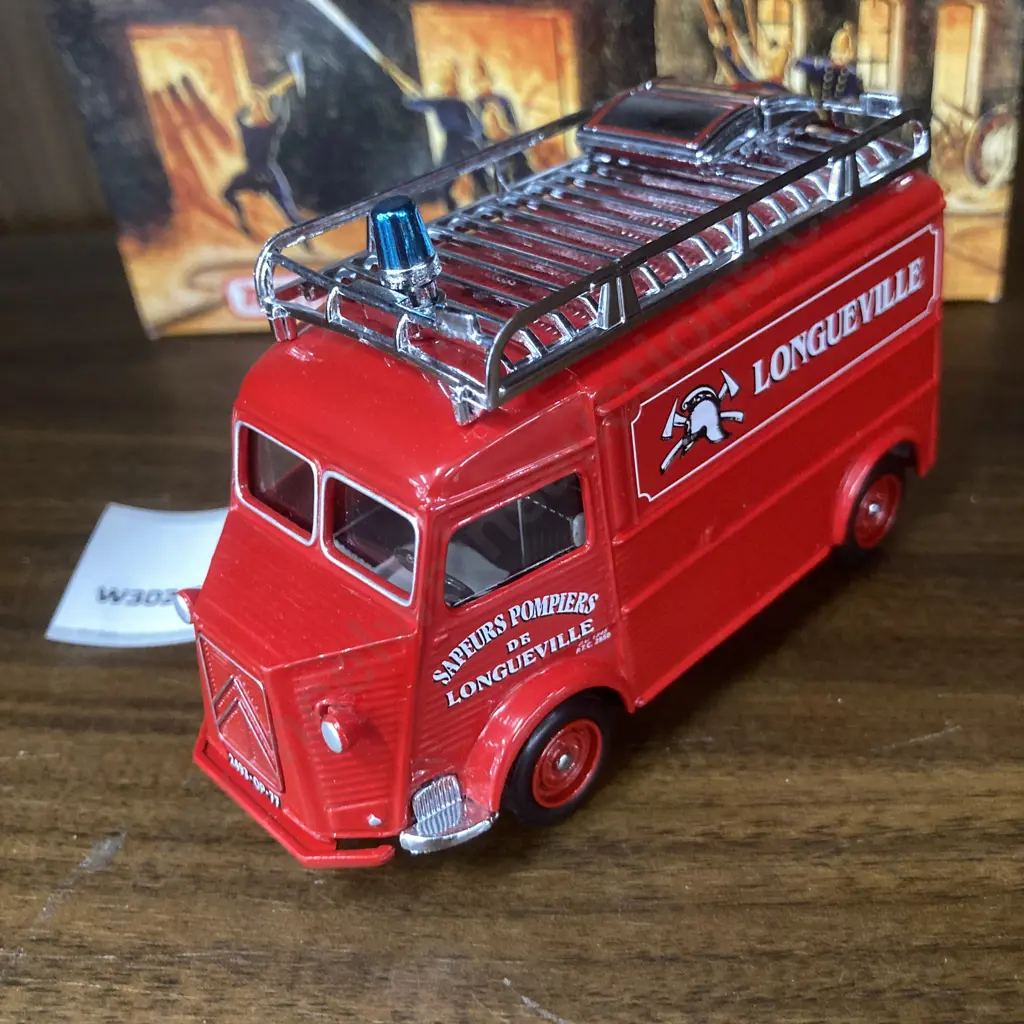 Matchbox Fire Engine Series YFE13 1947 Citroen Type H Van Image 1++