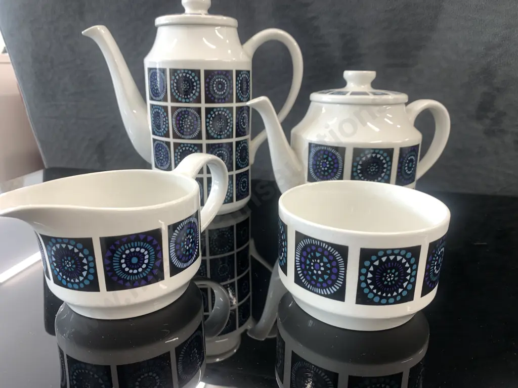 Vintage Midwinter Marquis Of Queensbury Madeira Pattern Coffee Pot, Teapot, Creamer & Sugar Bowl Image 1++