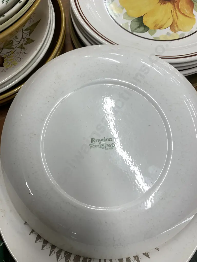 Assorted Crown Lynn Items, Dinner Plates, Entree & Serving Bowls Etc Image 1++