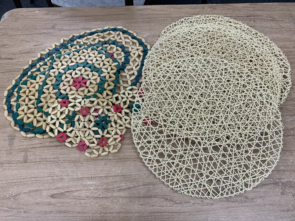 Selection Of Vintage Place Mats  Image 1++