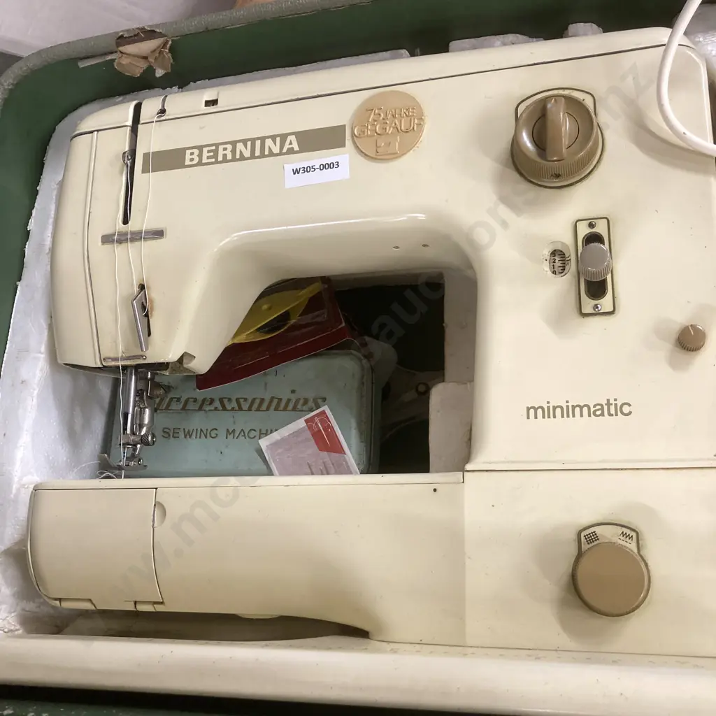 Vintage Bernina 707 Minimatic In Case With Guide Etc Image 1++