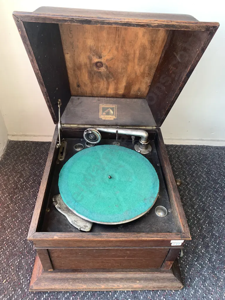 His Masters Voice Gramophone, Circa 1930's, Working Condition, Made By The Gramophone Co Ltd Image 1++