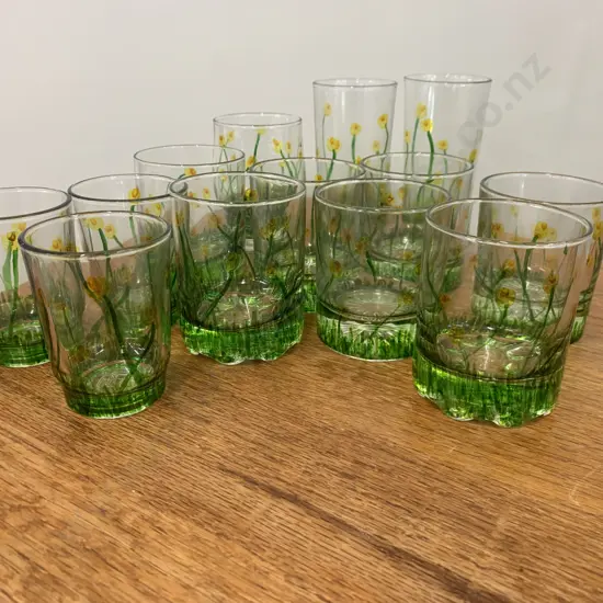 Vintage Glasses Assorted Sizes Green / Yellow Flowers 