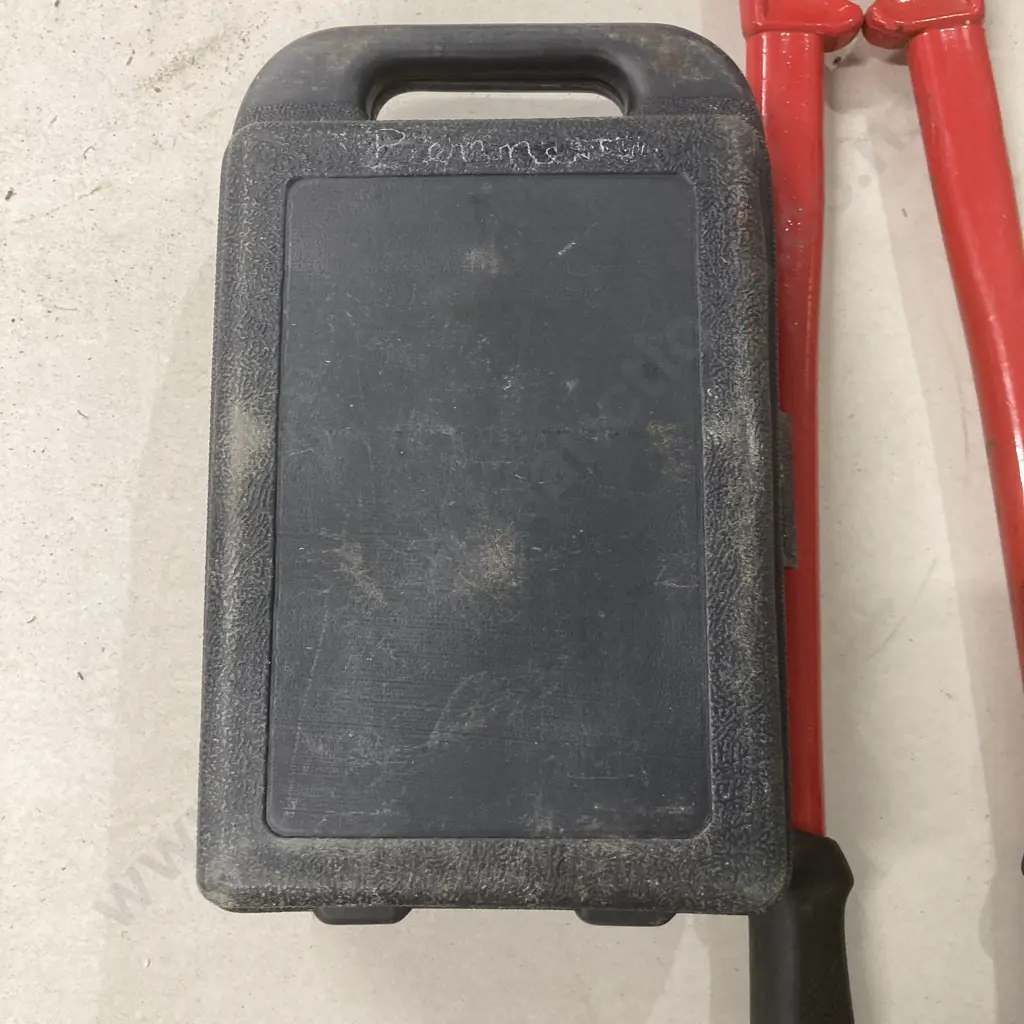 2 Ton Bottle Jack In Case, 24" Boltcutters Image 1++