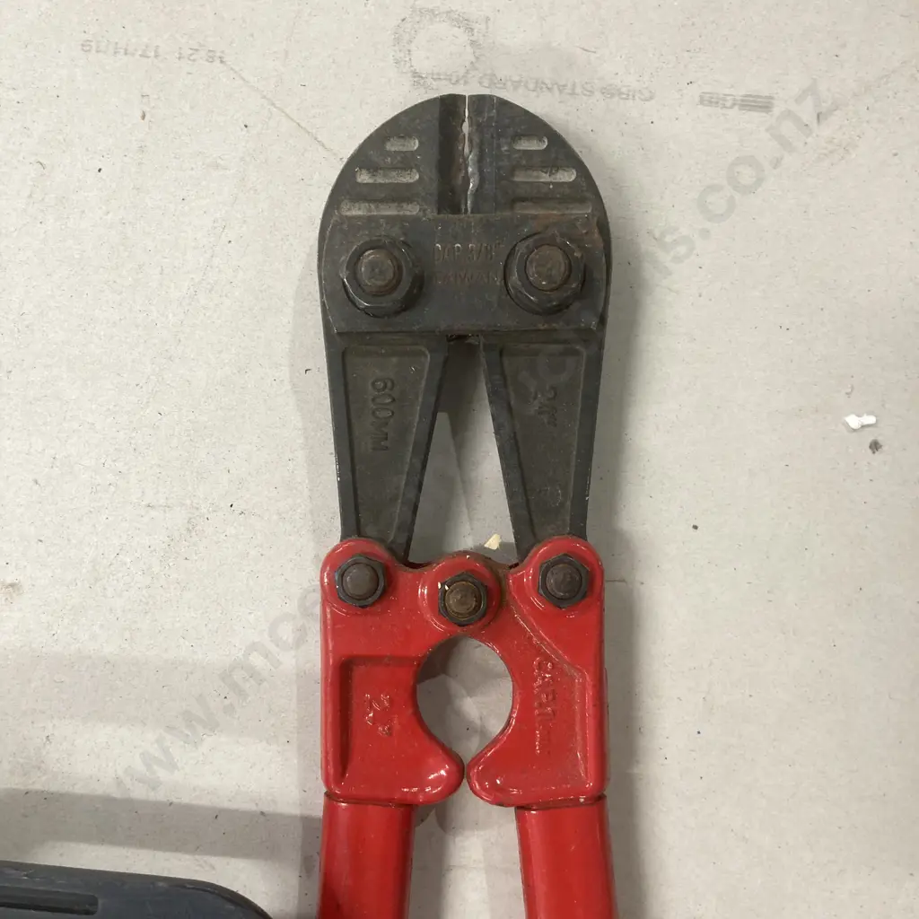 2 Ton Bottle Jack In Case, 24" Boltcutters Image 1++