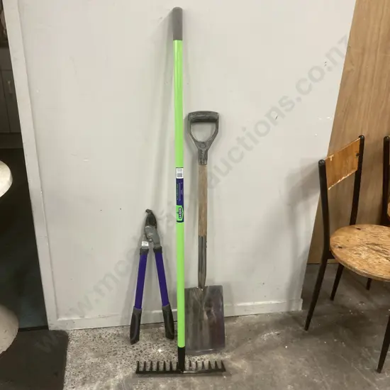 Garden Rack, Spade & Loppers