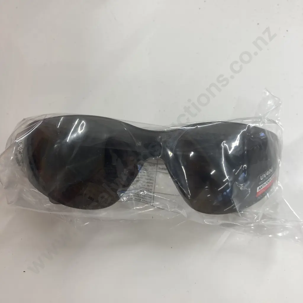 Box Of Twelve New Hawk-i Safety Eyewear, Smoke Lens, AS/NZ 1337 Compliant, UV 400, Anti-Fog Coated Image 1++