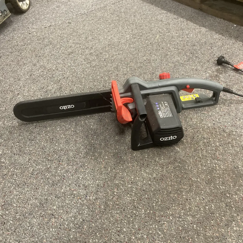 Ozito ECS-355 Electric Chainsaw Image 1++