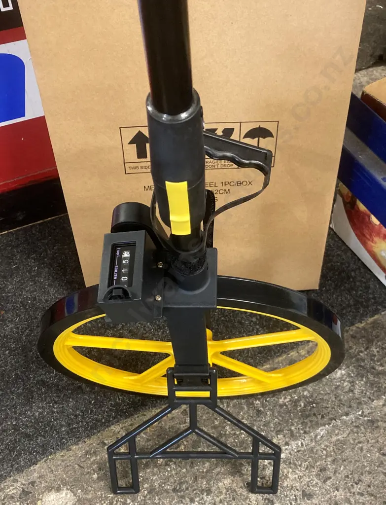 New 12" Measuring Wheel with Carry Bag, 320mm Dia wheel with stand, records up to 9999m, folds down to 510mm Image 1++